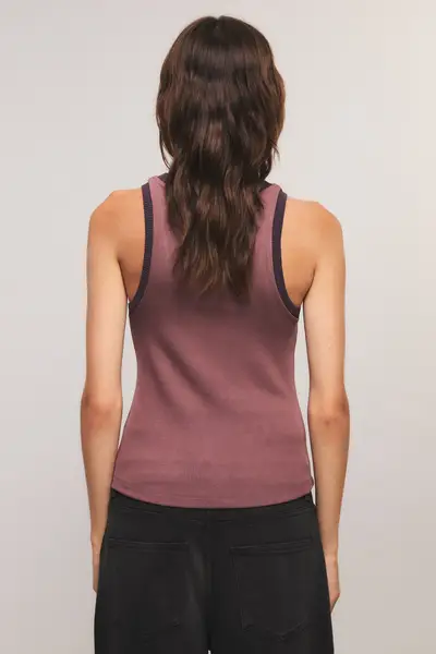 Musculosa Shiny Crown — imagen 4
