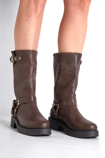 Borcego Artigas Chocolate Cuero — imagen 2