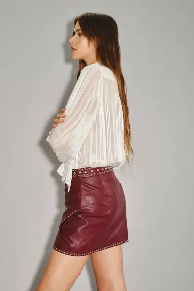 Falda Orient Studs Cuero — imagen 2