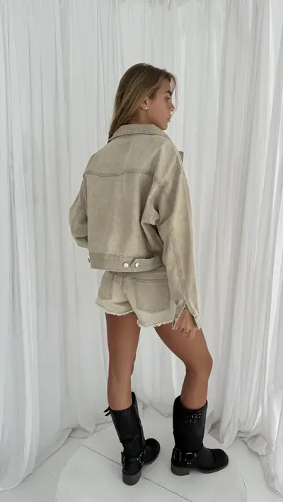 Short Desert — imagen 2