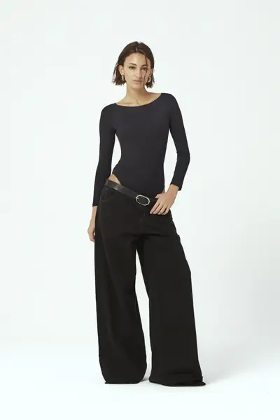 Body Under — imagen 7