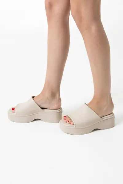 Zuecos Saigón Beige — imagen 3