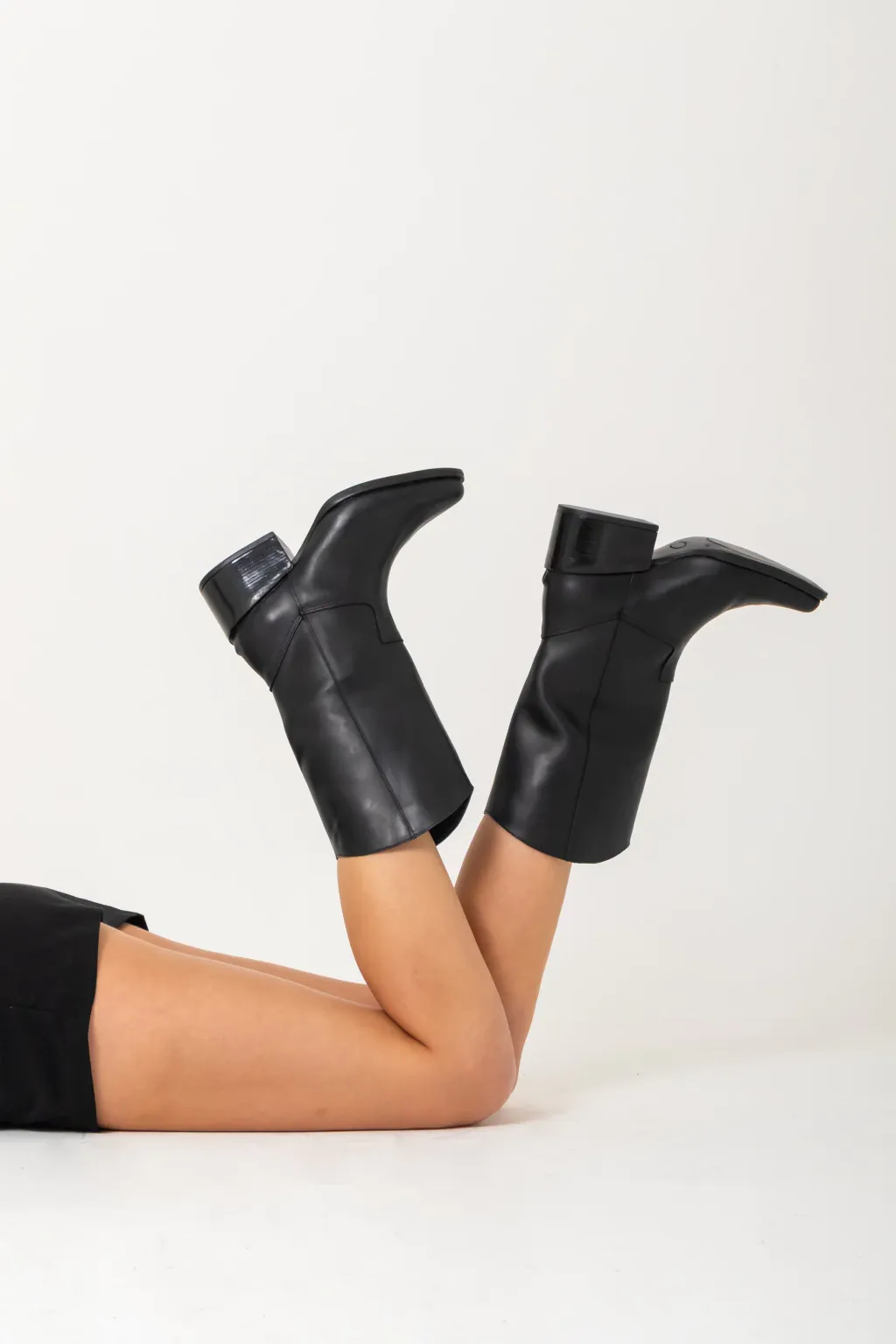 Texanas Crossby Negra Cuero