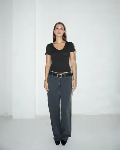 V Neck T Shirt — imagen 2